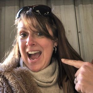 Meet your Posher, Debbie